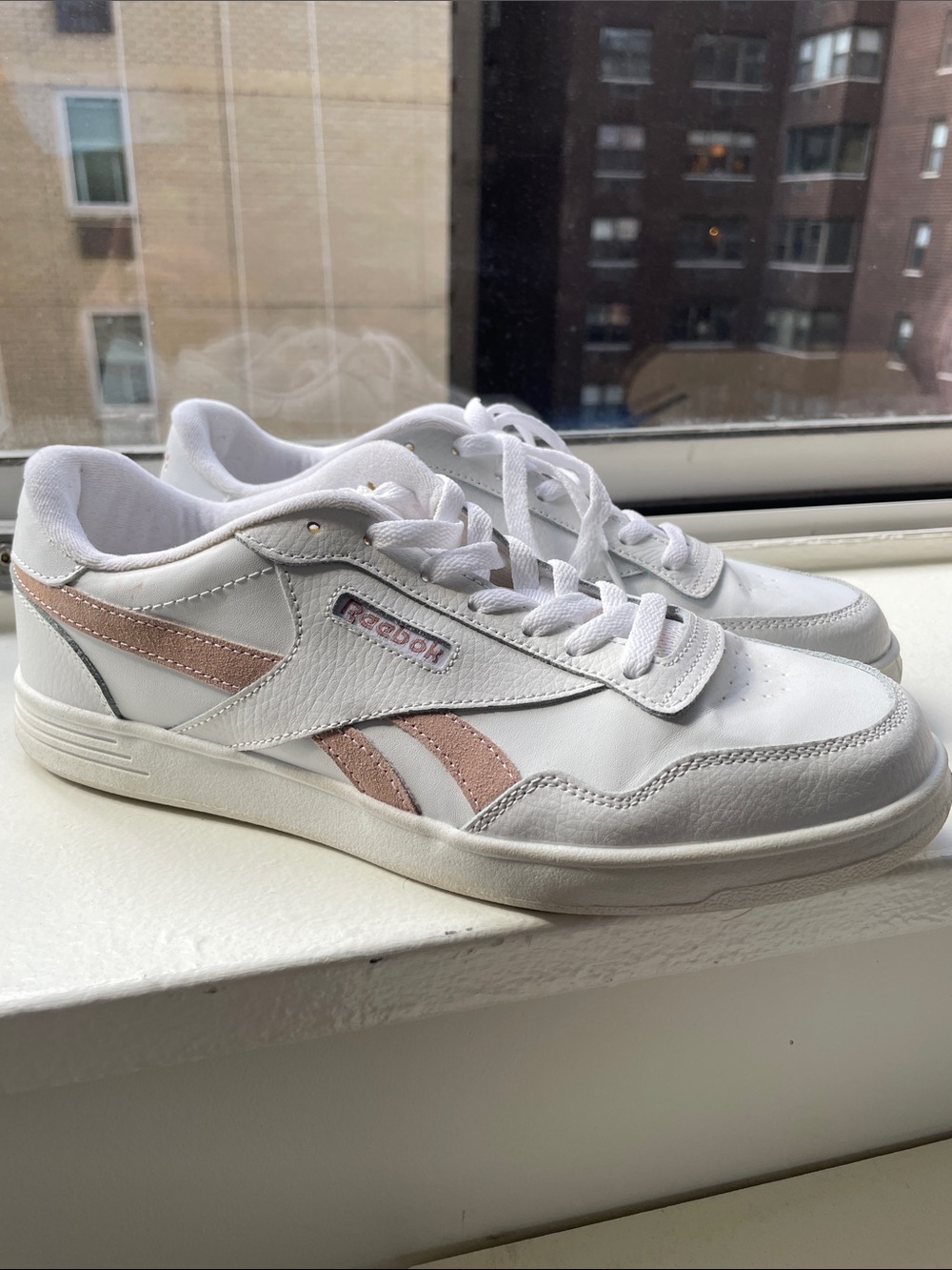 Women’s Reebok White Sneakers with Pink Stripe